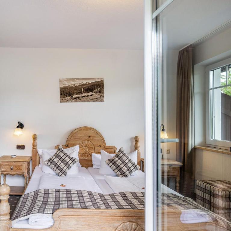 Gästehaus Tanneck mit Hallenbad - Standard Zimmer mit Queensize-Bett - 6