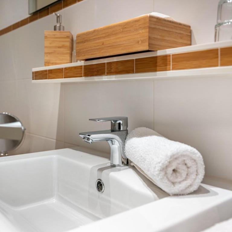 Gästehaus Tanneck mit Hallenbad - Standard Zimmer mit Queensize-Bett - 18
