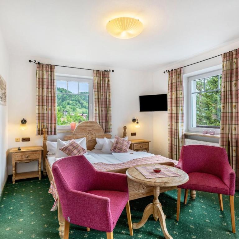 Gästehaus Tanneck mit Hallenbad - Standard Zimmer mit Queensize-Bett - 1