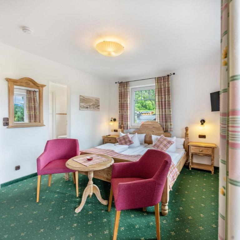 Gästehaus Tanneck mit Hallenbad - Standard Zimmer mit Queensize-Bett - 11