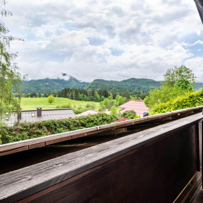 Gästehaus Tanneck mit Hallenbad - Standard Zimmer mit Queensize-Bett - 10