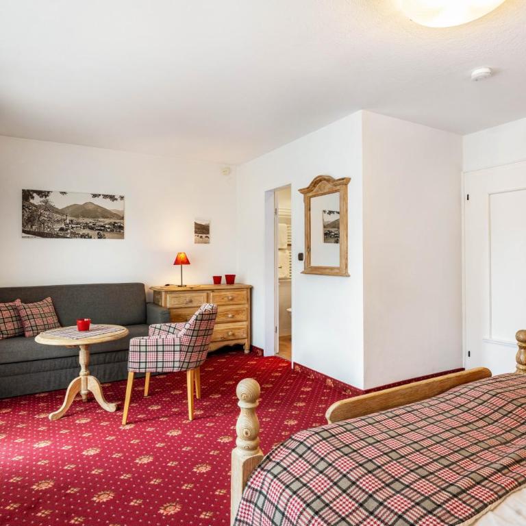 Gästehaus Tanneck mit Hallenbad - Standard Zimmer mit Queensize-Bett - 9
