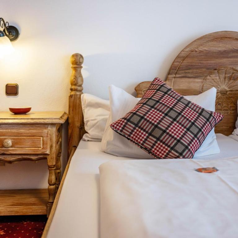 Gästehaus Tanneck mit Hallenbad - Standard Zimmer mit Queensize-Bett - 6