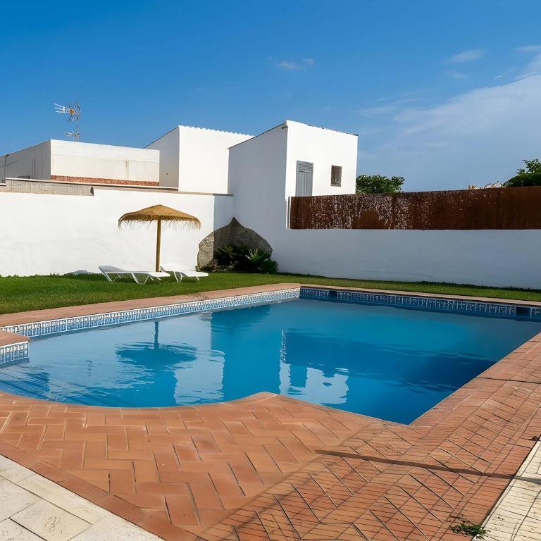 Chalet con piscina privada no permitimos grupos de jovenes - Ferienhaus - 5