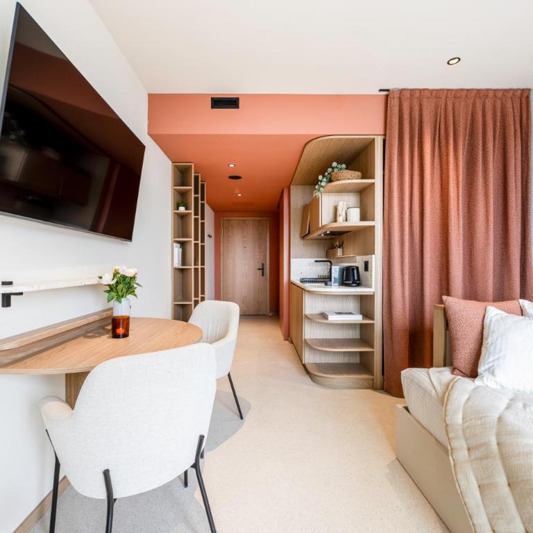 Tilia CoLiving by Homenhancement - Self Check In - Studio - 10