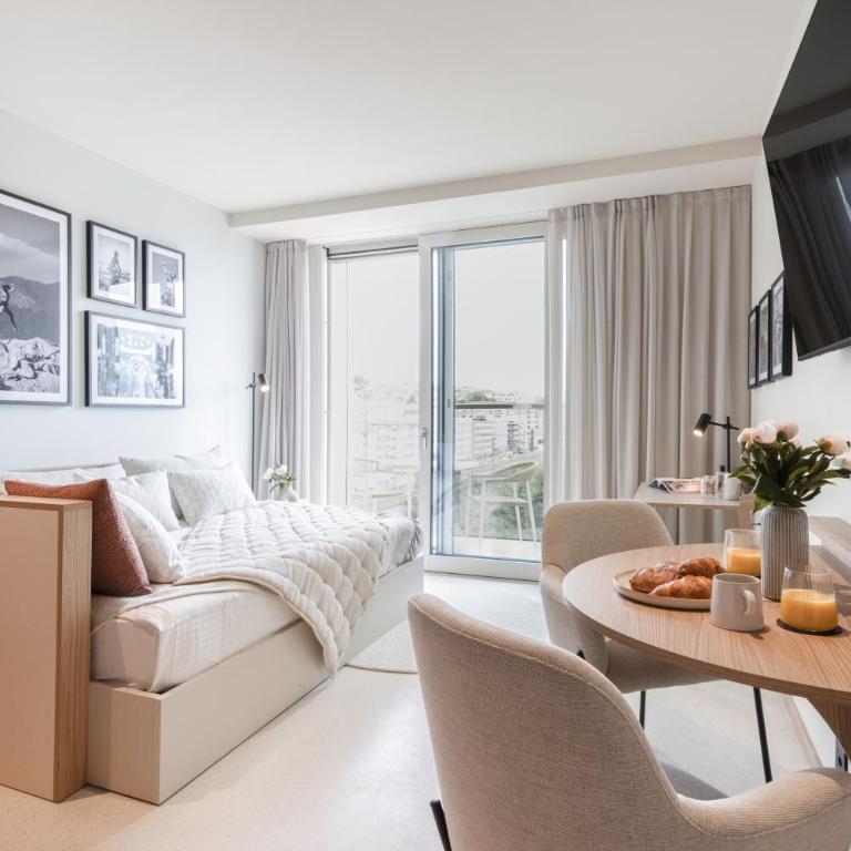 Tilia CoLiving by Homenhancement - Self Check In - Studio - 1