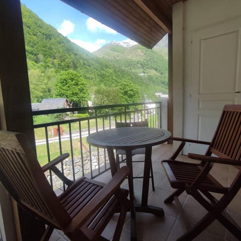 Appartement avec Balcon et Wi-Fi au Centre de Cauterets - FR-1-812-65 - Apartment - 6