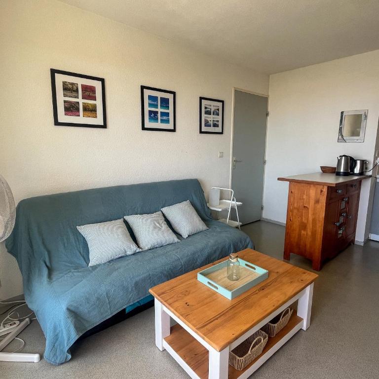 Bleu marine 203 - Apartment with Balcony - 1