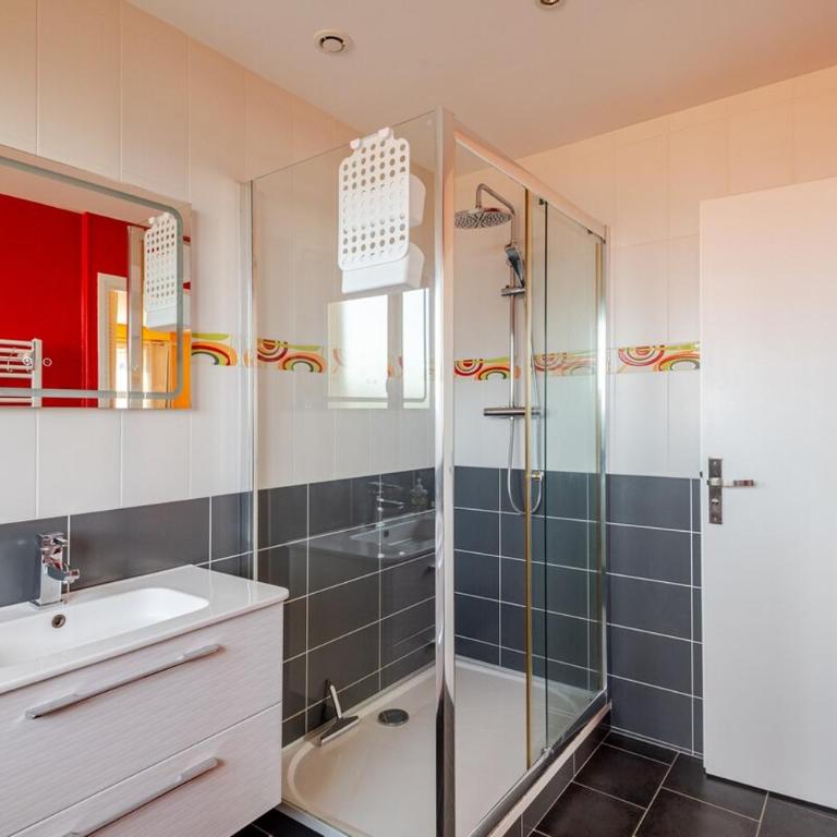 APPARTEMENT SPACIEUX et LUMINEUX AVEC GRAND GARAGE - Appartement 3 Chambres - 20