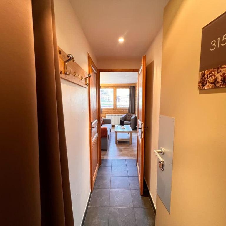 Skis et piscine 2100 m - Apartment mit 2 Schlafzimmern und Bergblick - 11