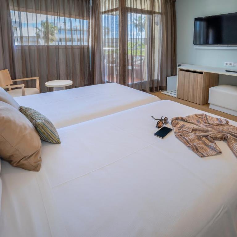 Mònica Hotel - Habitación Superior con vistas al jardín - 1