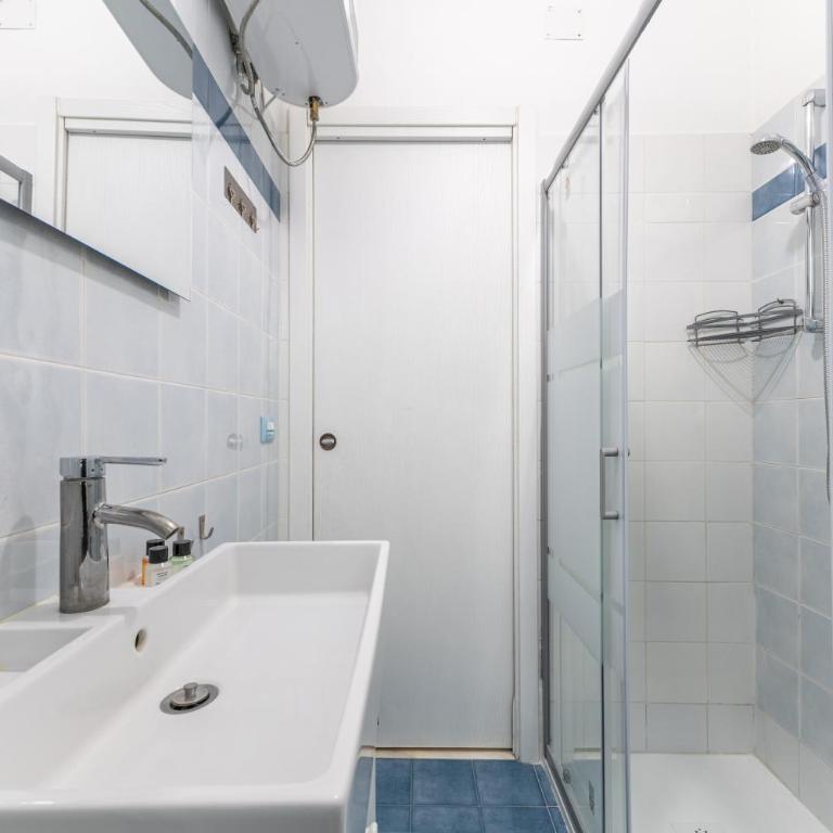 Hostly - Sant'Orsola Suite Apartment - One-Bedroom Apartment - 24