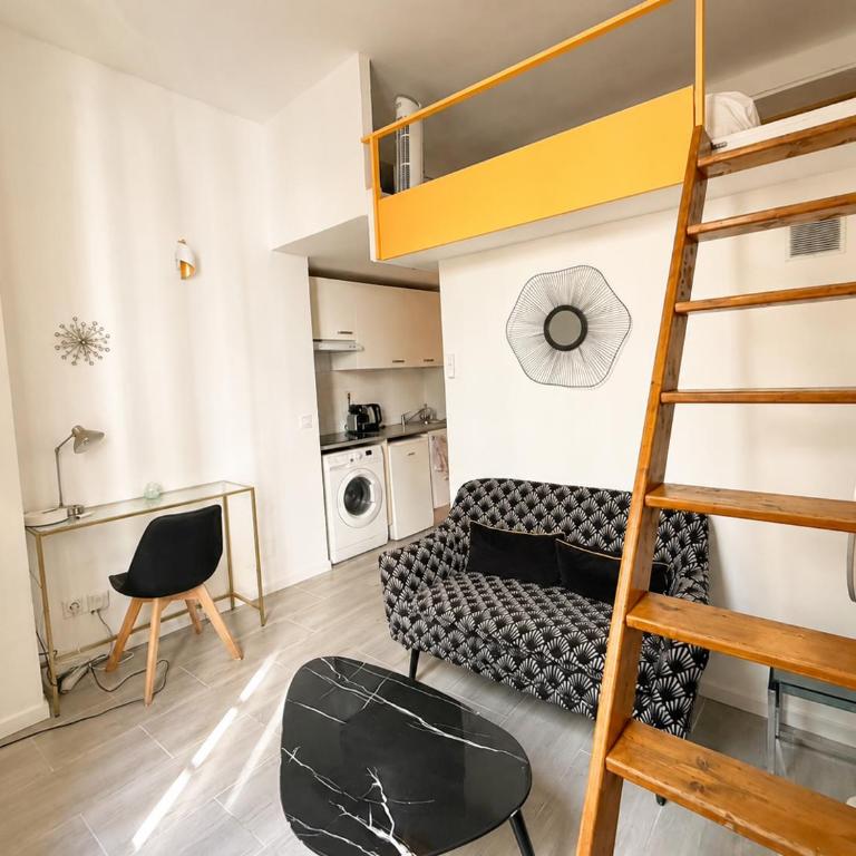 Studio Mezzanine Rénové - Centre Nice, 3 min Gare - Appartement 1 Chambre - 12