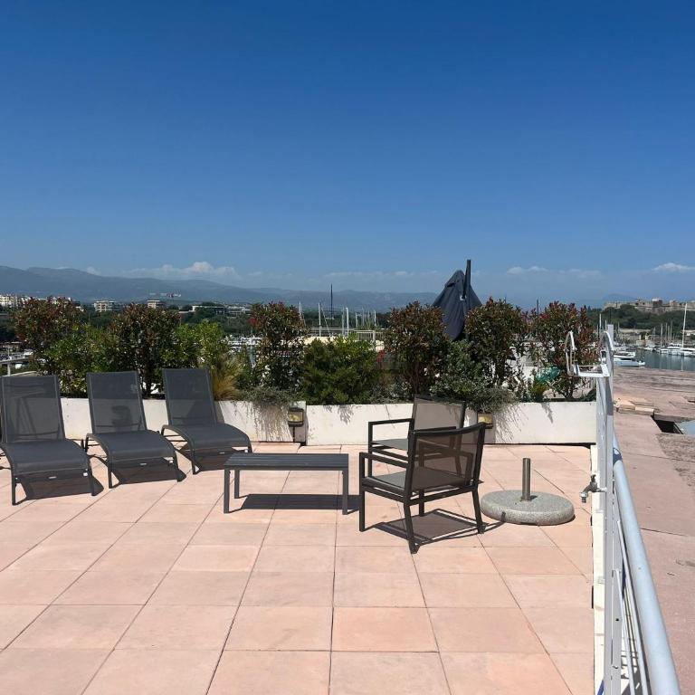 MISTRAL - Appartement 3 chambres, Piscine, Rooftop, Climatisation et Parking - Three-Bedroom Apartment - 22