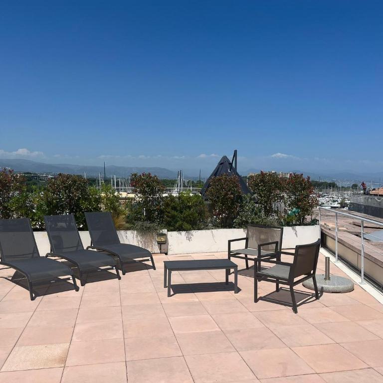 MISTRAL - Appartement 3 chambres, Piscine, Rooftop, Climatisation et Parking - Three-Bedroom Apartment - 24