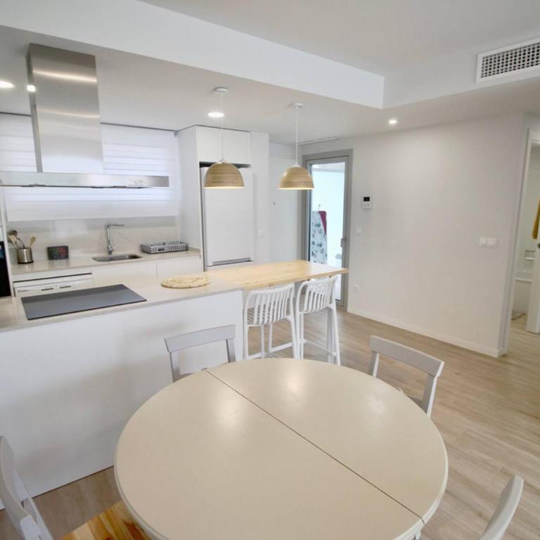 Marina Real 83 by homeprive - Appartement - 13