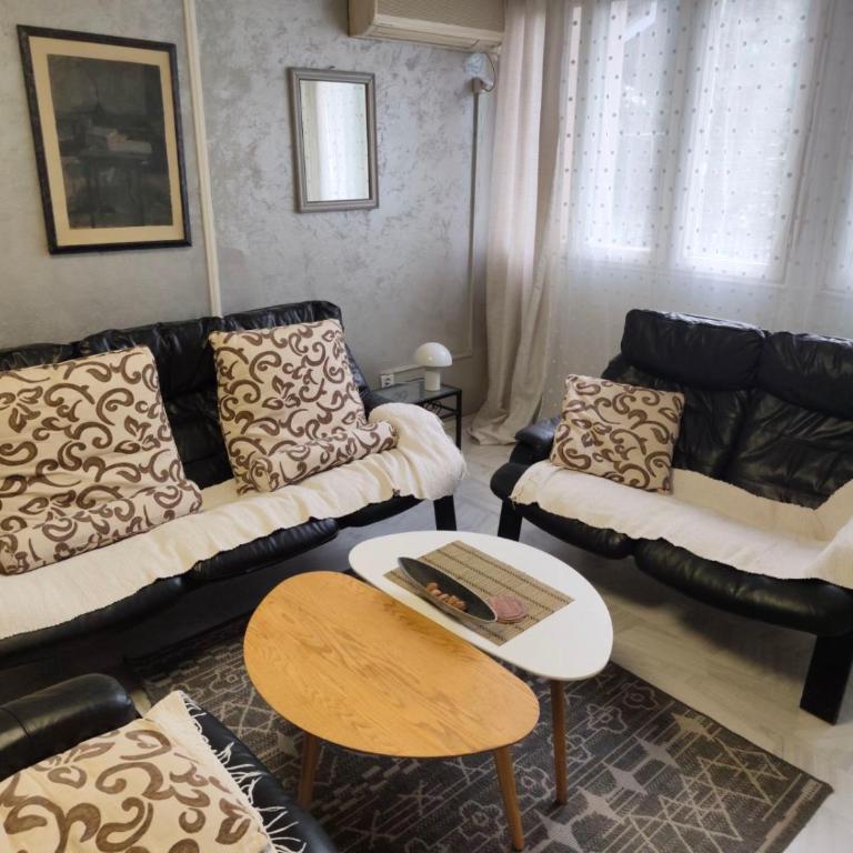 Jela - Spacious Two-Bedroom Apartment near City Center with Free Parking & Wi-Fi - Apartman sa 2 Spavaće Sobe - 3