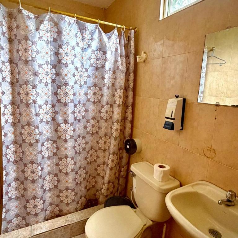 Casa vacacional privada con piscina y jacuzzi - Casa de 3 dormitorios - 2