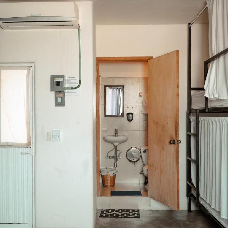 Puerto Dreams H - Cama en habitación femenina compartida de 4 camas - 2