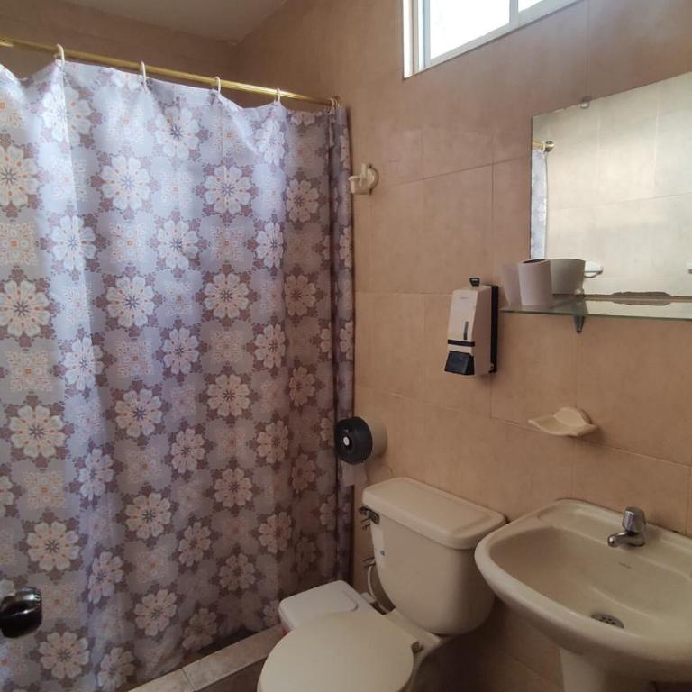 Casa vacacional privada con piscina y jacuzzi - Casa de 3 dormitorios - 13