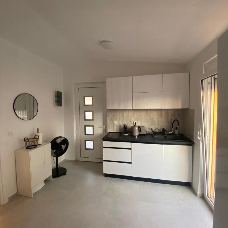 Casa Alloro - One-Bedroom Apartment - 5