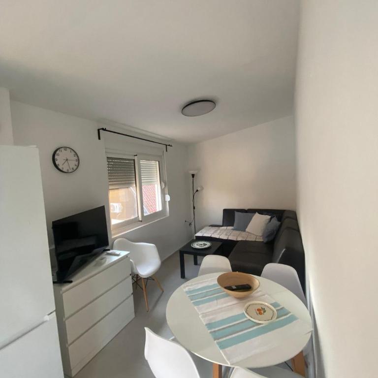 Casa Alloro - One-Bedroom Apartment - 7