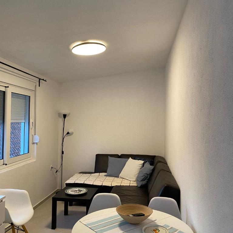 Casa Alloro - One-Bedroom Apartment - 9