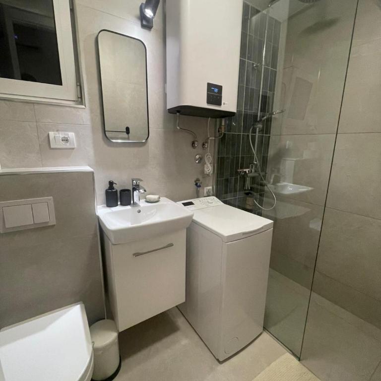 Casa Alloro - One-Bedroom Apartment - 11