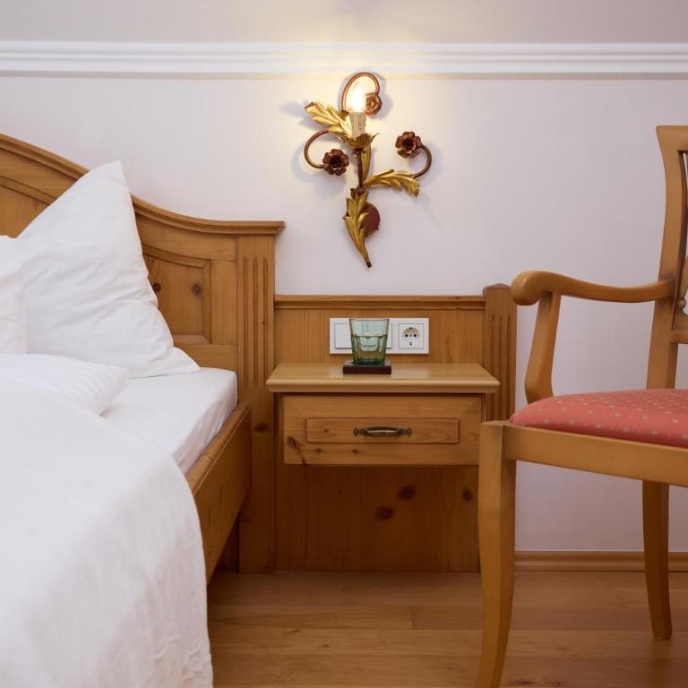Esterer - Double Room with Mountain View - 8