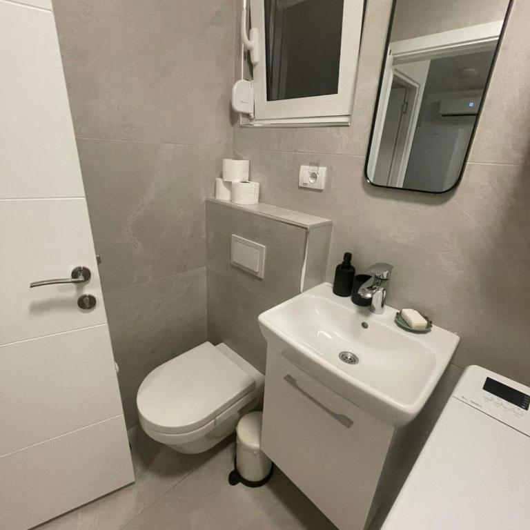 Casa Alloro - One-Bedroom Apartment - 16