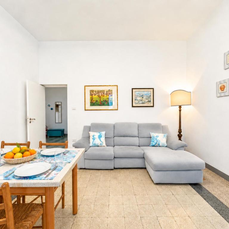 In centro sul mare - 2 camere e balcone - 5 posti letto - Two-Bedroom Apartment - 13