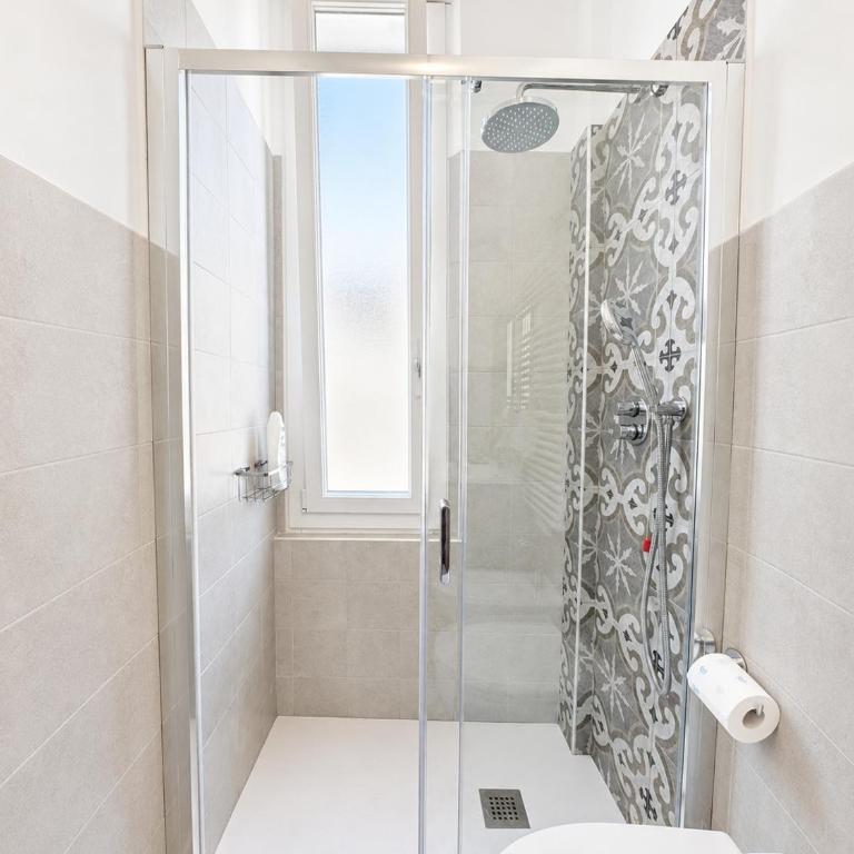 In centro sul mare - 2 camere e balcone - 5 posti letto - Two-Bedroom Apartment - 26