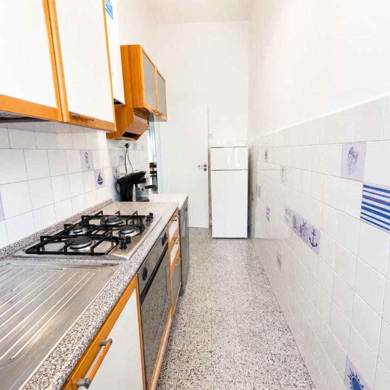 In centro sul mare - 2 camere e balcone - 5 posti letto - Two-Bedroom Apartment - 30