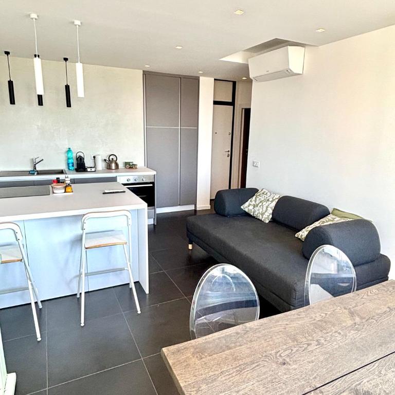 FabFour - Piazza Fontana - Appartamento con 2 Camere da Letto - 4