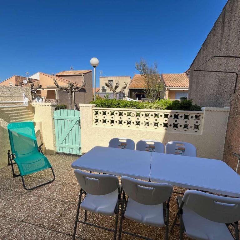 Maison de vacances 6 couchages, 2 chambres, mezzanine, wifi, 100m de la plage residence Le Village de la Mer LRVM26 - Ferienhaus mit 3 Schlafzimmern - 1