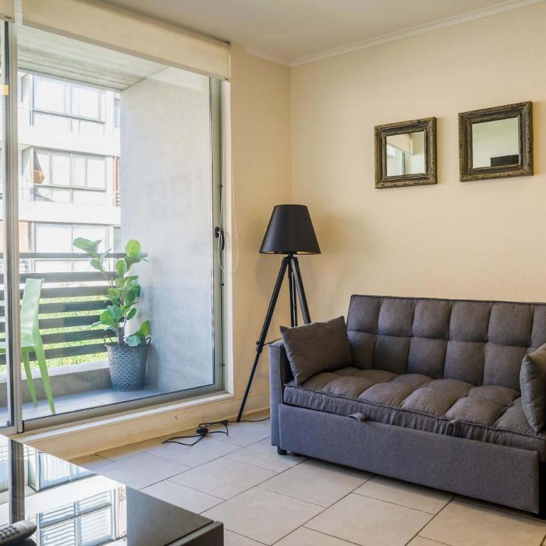 Terrace Vibe Chic Apartment Steps from Metro - Apartment - 2