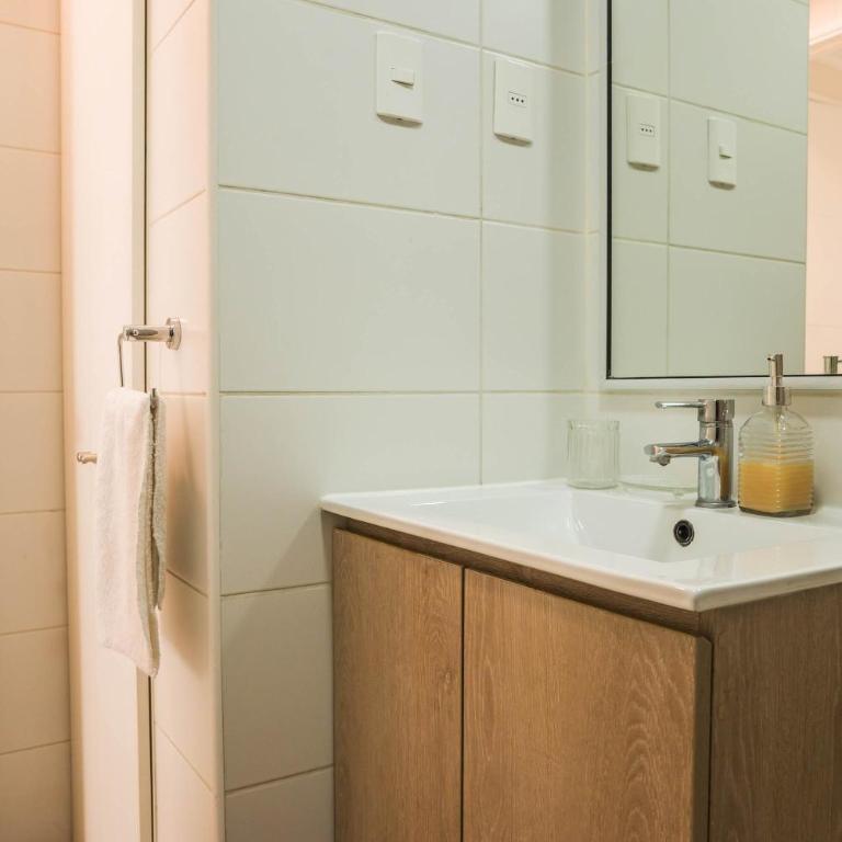 Terrace Vibe Chic Apartment Steps from Metro - Apartment - 21