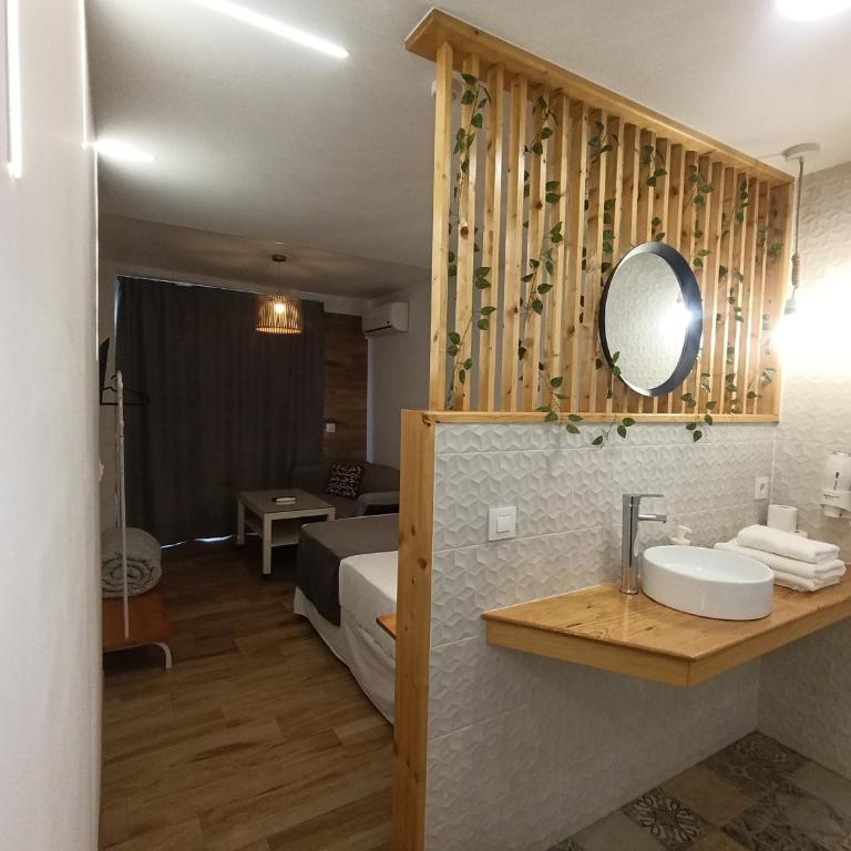 "Estudio con balcón" A 9 min en metro del centro de Sevilla - Apartamento de 1 dormitorio - 8