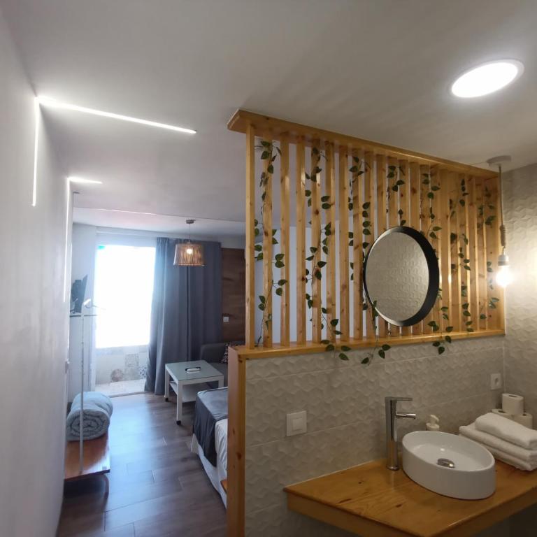 "Estudio con balcón" A 9 min en metro del centro de Sevilla - Apartamento de 1 dormitorio - 10