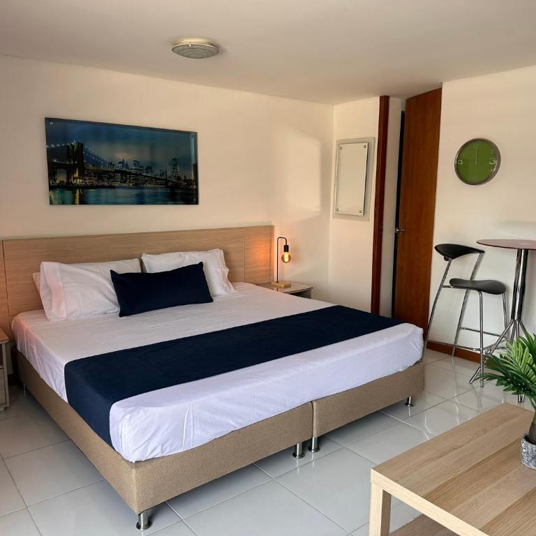 Amoblados Medellin Poblado Patio Bonito - Apartamento Estudio con balcón - 6
