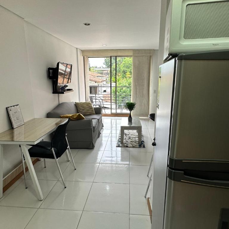 Amoblados Medellin Poblado Patio Bonito - Apartamento Estudio con balcón - 10