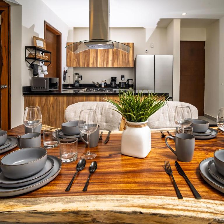 Moderno con diseño de autor en Areka Tower - Two-Bedroom Apartment with Balcony - 4