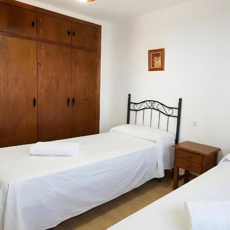 Chalet con piscina y jardin privado No aceptamos grupos de jovenes - Casa Vacanze - 12