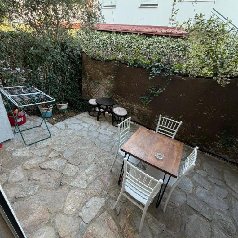 PRCPORTOapartmani - Apartman sa Pogledom na Vrt - 3