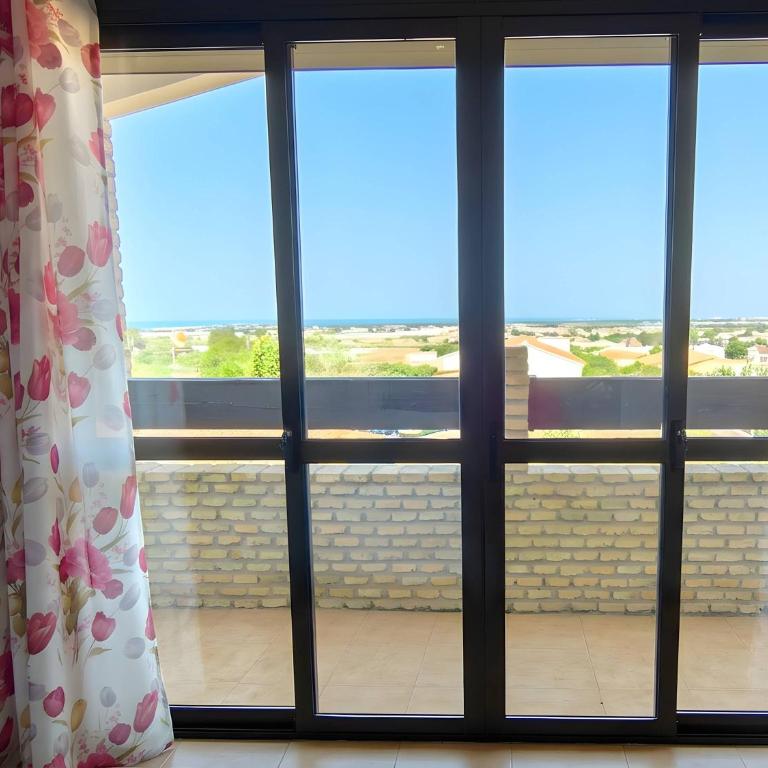 Chalet con piscina y jardin privado No aceptamos grupos de jovenes - Casa Vacanze - 16