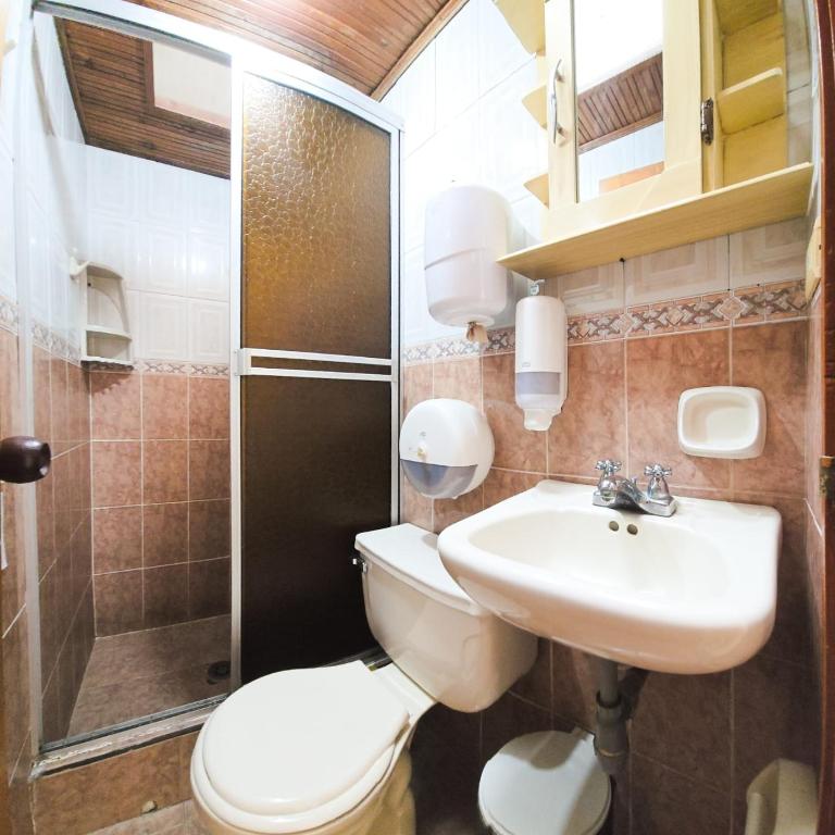 Apartamento Familiar Privado 101 Con Baño Cocina Tv Wifi Sala - Apartamento Estándar de 3 dormitorios - 4