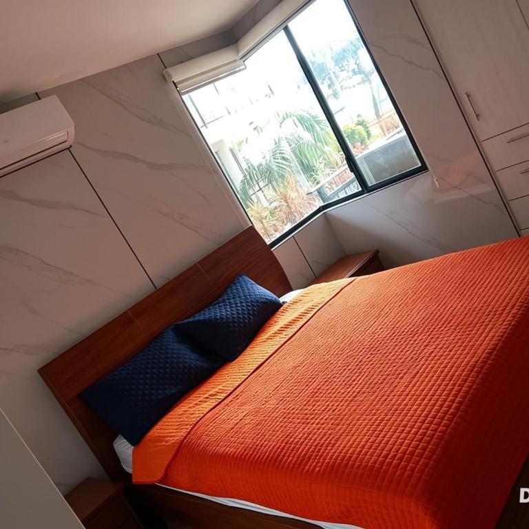 Tonsupa Playa Almendro - Three-Bedroom Apartment - Oceanfront - 4