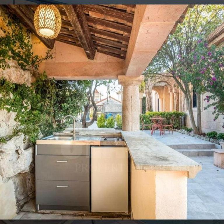 Villa Jaliel I Cannes French Riviera I 270m2 I Spa I 10 minutes du centre-ville I 12 personnes - Villa 1 Chambre - 67