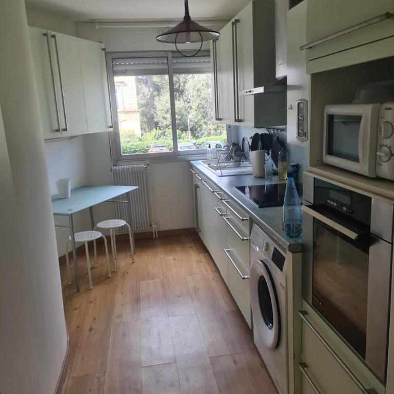 Bright apartment with garden and swimming pool - Apartment - 3