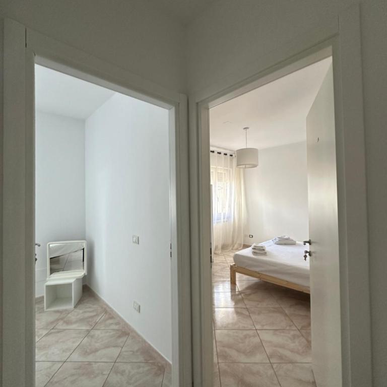 La Casa di Aira - Camera Tripla Economy con Bagno in Comune - 8